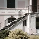 La Maison Rose Et Son Jardin